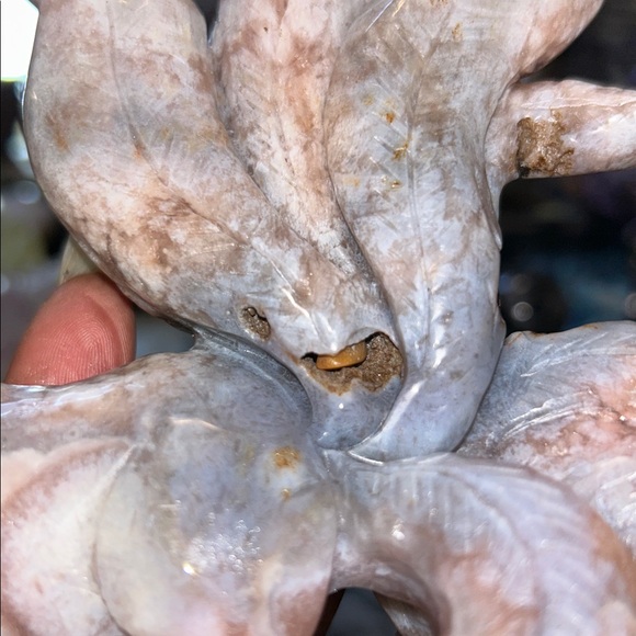 Adorable and Legendary 9-tail Fox in Pink Amethyst custom CLP carving - Picture 5 of 7